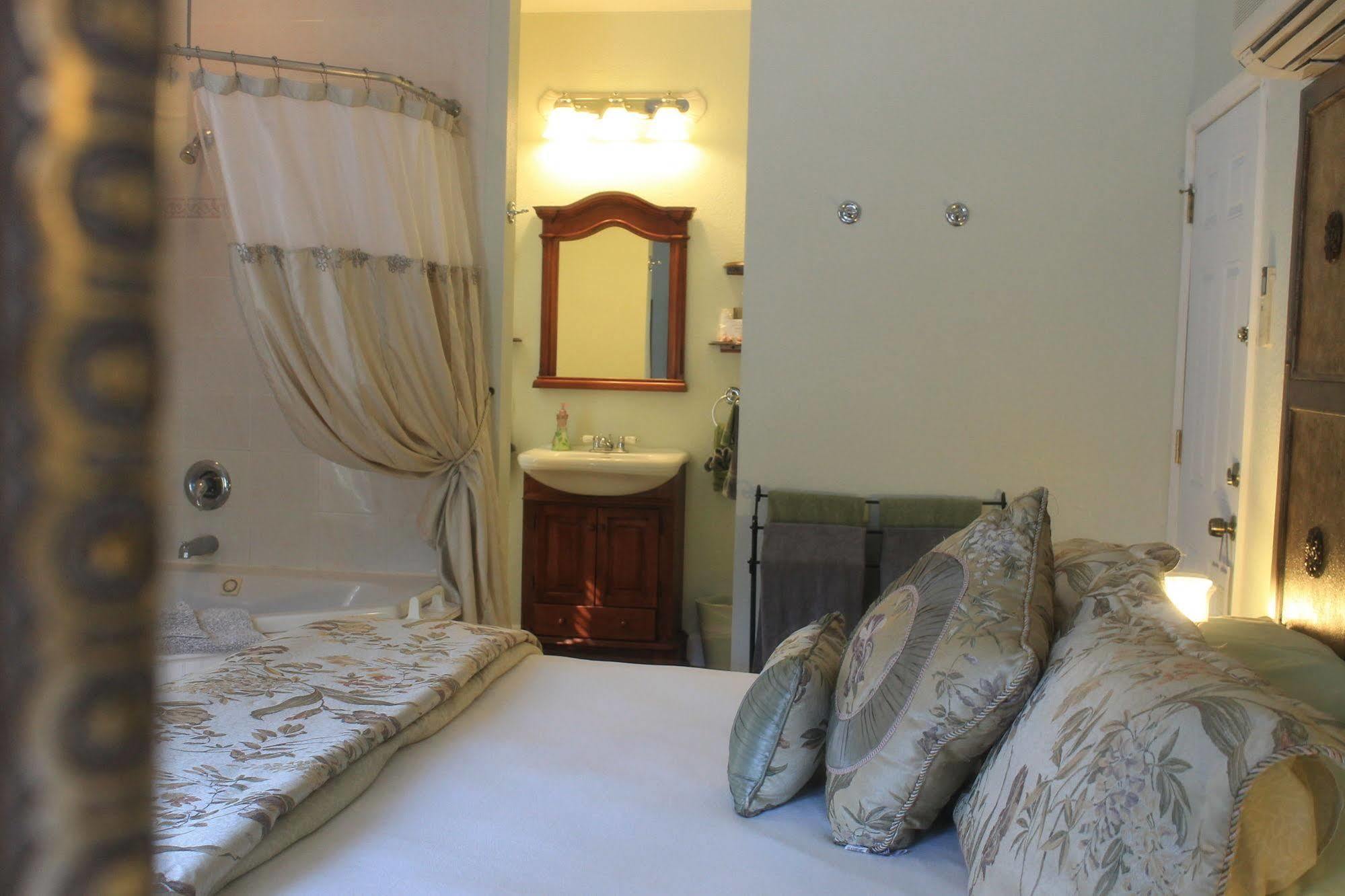 Victorian House Bed And Breakfast Сент-Огастин Экстерьер фото
